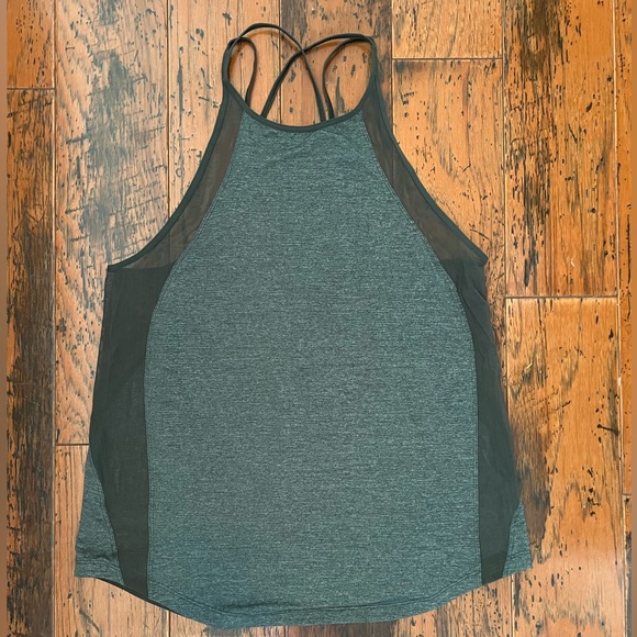 LULULEMON RUN OFF ROUTE RUNNING TANK, size 6 - Picture 4 of 8